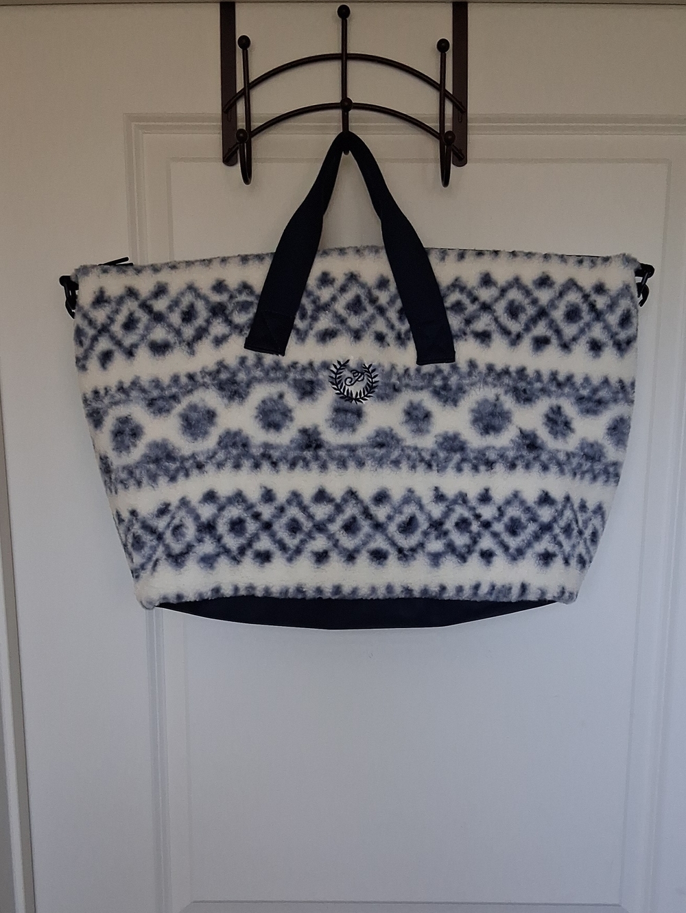 Victorias Secret Cozy Patterned Tote Bag in White & Navy - Branded Winter Style